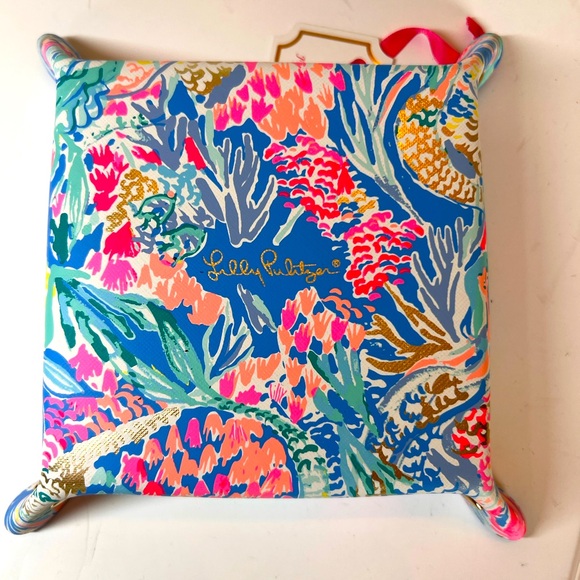 Lilly Pulitzer Accessories - Lilly Pulitzer vegan leather trinket tray in Mermaid’s Cove pattern